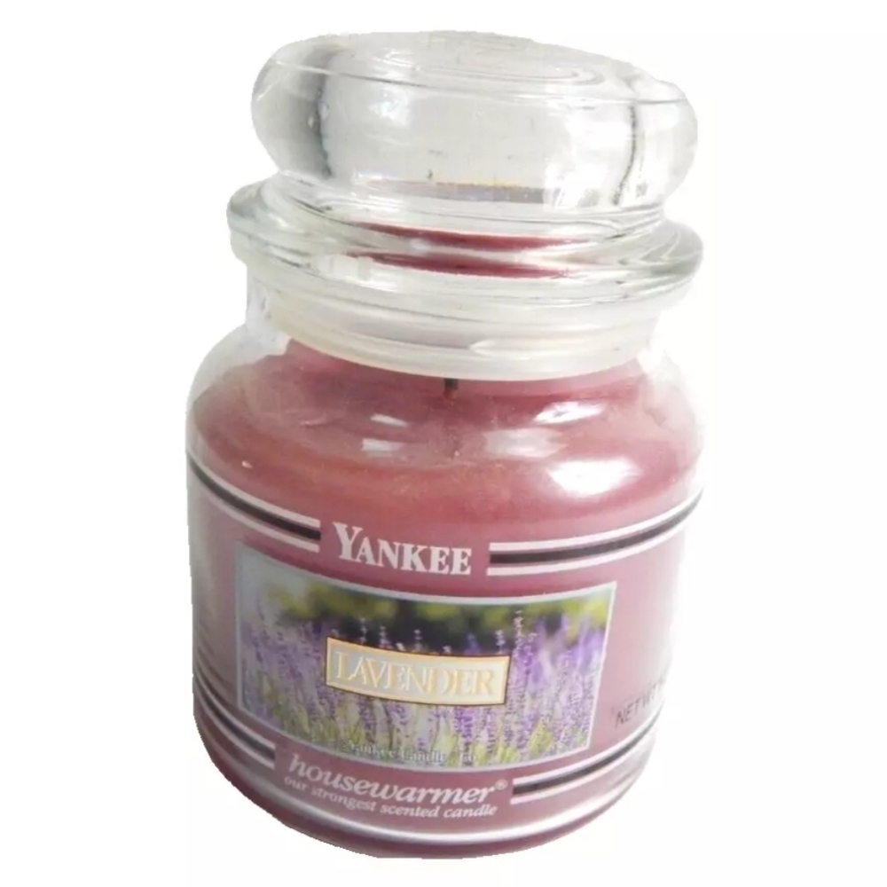 Yankee Candle Vintage Black Band Lavender Jar Candle‎